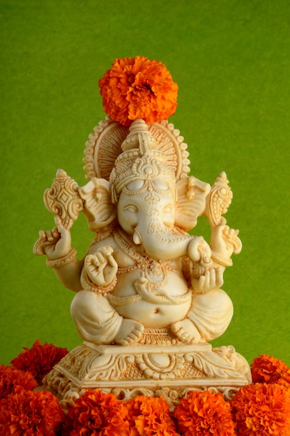 Close-up em hindu god ganesha idol