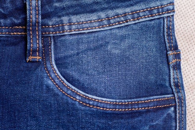 Close-up no bolso da calça jeans