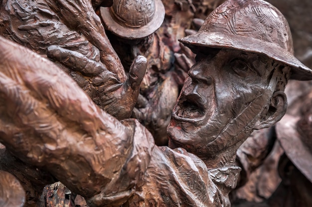 Close-up de parte del monumento a la batalla de Gran Bretaña en el terraplén en Londres