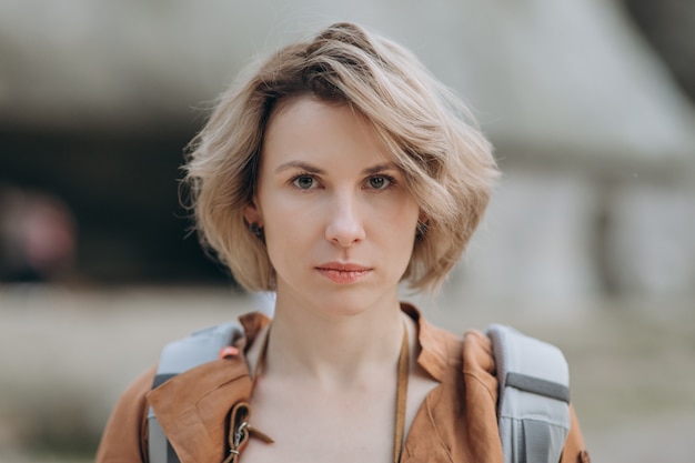 Close up Portrait von einem enttäuschten jungen Mädchen