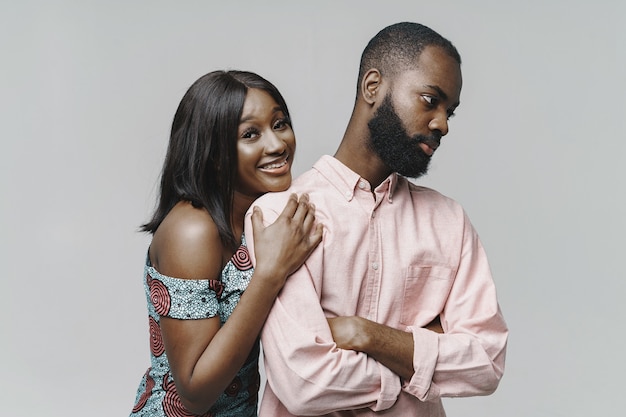 Close Up retrato de una elegante pareja africana