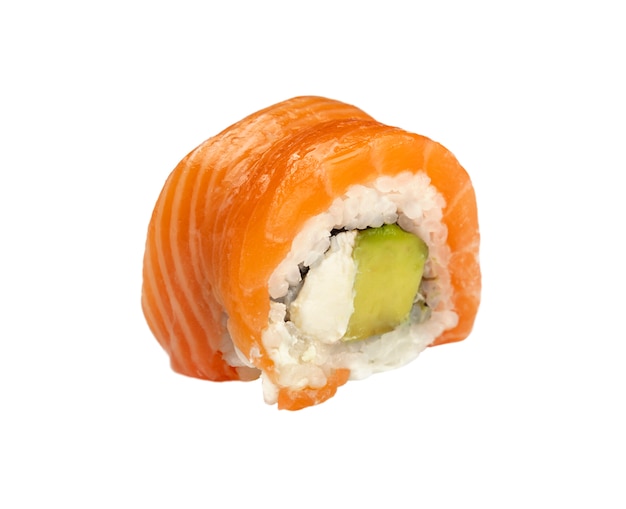 Close-up de un rollo de sushi de salmón