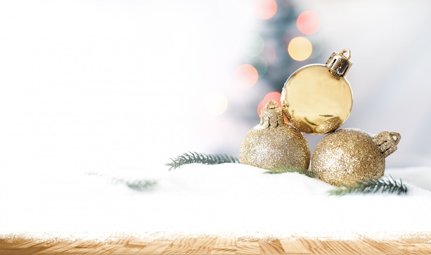 Closeup bola de Navidad con luces bokeh