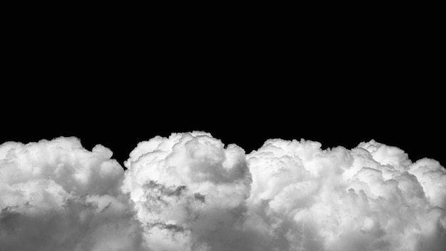 Closeup cumulus nube en el cielo negro, Cumulus nube aislada en negro