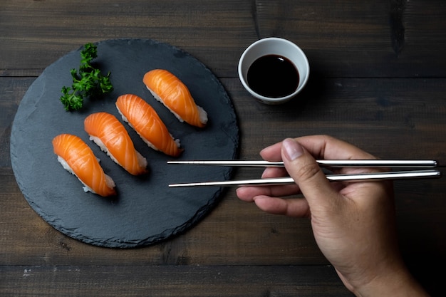 Closeup de comida japonesa de sushi de salmão