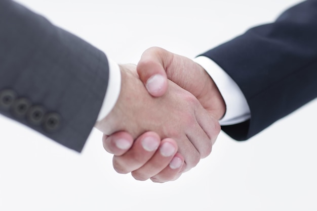 Closeup de empresários apertando um acordo