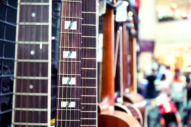 Closeup de guitarra acústica com cópia espaço closeup