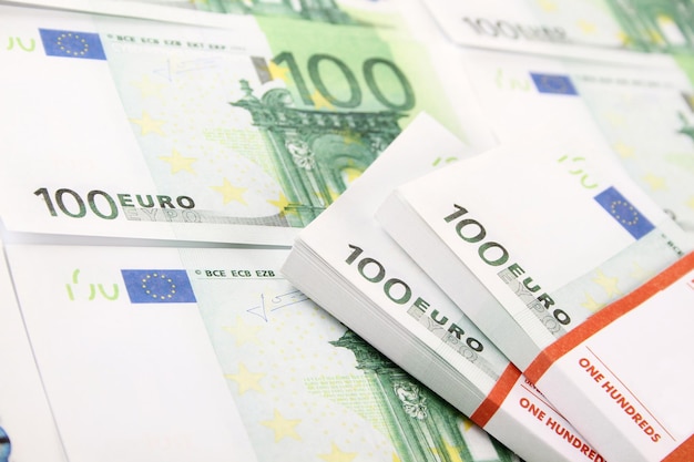 Closeup de notas de 10 euros Pilhas de dinheiro