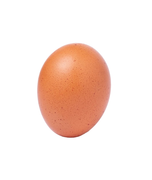 Closeup de ovo isolado com recorte pathegg de galinha