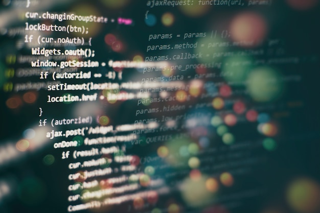 Closeup Entwicklung von Programmier- und Codierungstechnologien. Entwickler, der im Büro an Codes für Websites arbeitet.