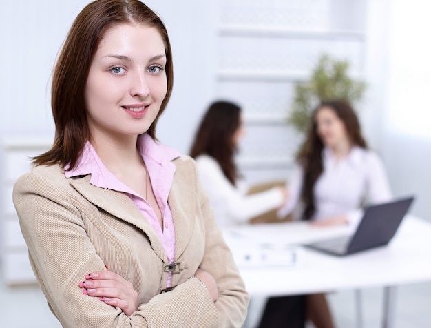 Closeup. mulher de negócios confiante no escritório