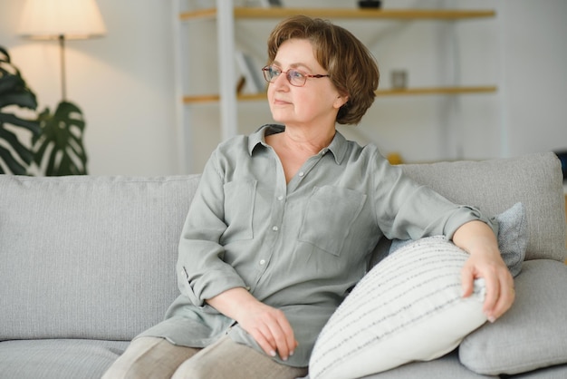 Closeup Portrait von älteren Frau mit Brille