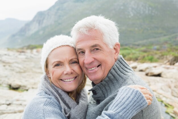 Closeup retrato de una pareja romántica senior