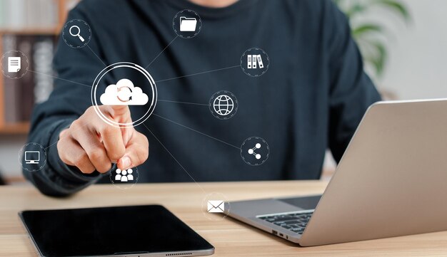 Cloud-Datenübertragung und Online-Speicherung für Geschäftsnetzwerke Cloud-Service-Konzept für Speichernetzwerke