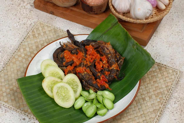 Cobek belut Indonesisches traditionelles Essen