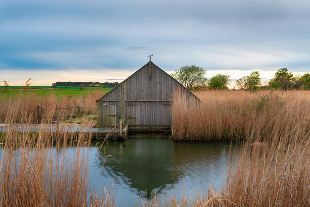 Un cobertizo para botes en el río Thurne