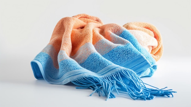 Cobertor de lançamento macio amassado em laranja e azul com borbulhas em fundo branco