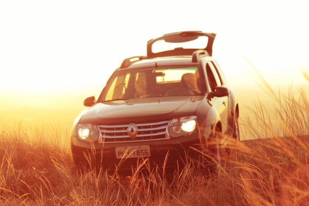 Coche en el campo