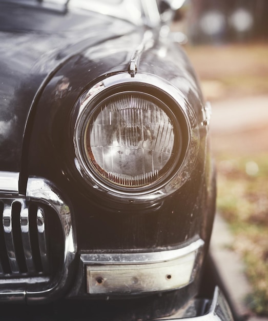 Coche clásico de los faros