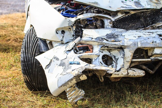 coche dañado por accidente