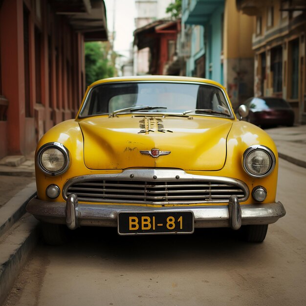 Un coche de época con una matrícula amarilla que dice ba 816i