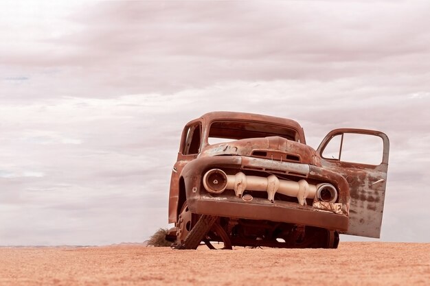 Foto coche viejo y abandonado de solitaire, namibia