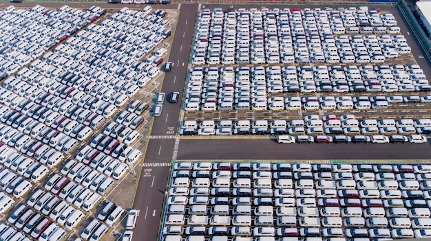 Coches nuevos enviados por todo el mundo