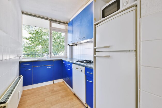 Foto cocina moderna con juego de cocina azul