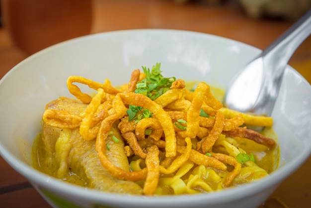 La cocina de Tailandia llamada Kao Soi