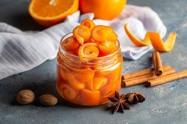 De la cocina tradicional turca Mermelada de cáscara de naranja Nombre turco Portakal kabugu receli