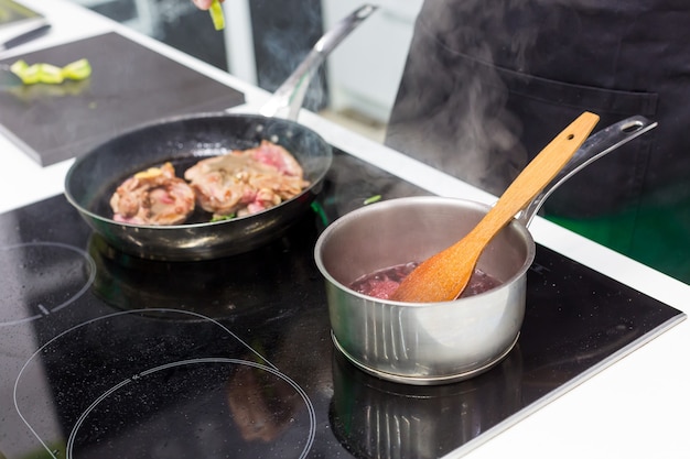 Cocinar carne en casa