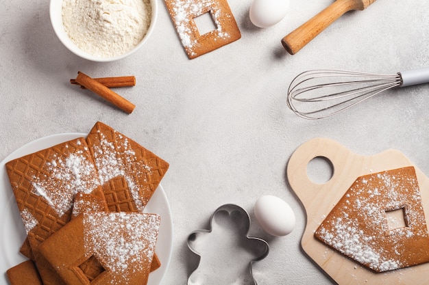 Cocinar la casa de pan de jengibre de Navidad