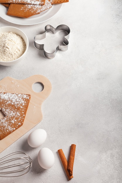 Cocinar la casa de pan de jengibre de Navidad