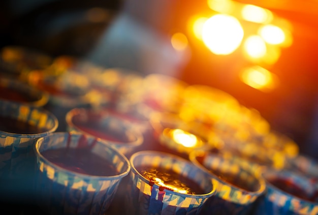 Foto cocinar cupcakes en el horno como telón de fondo hd