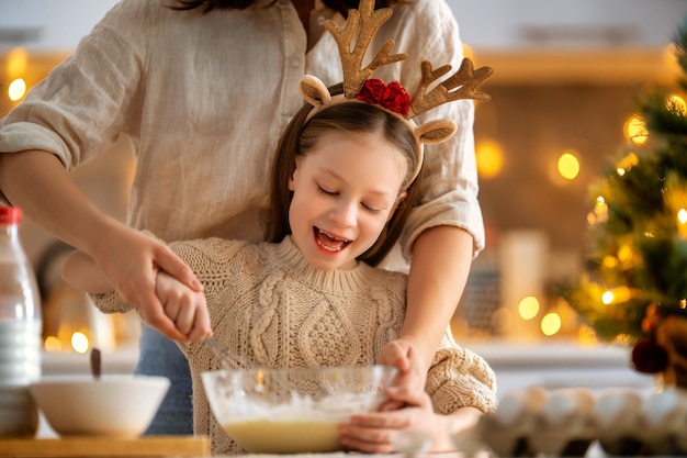 Cocinar galletas navideñas