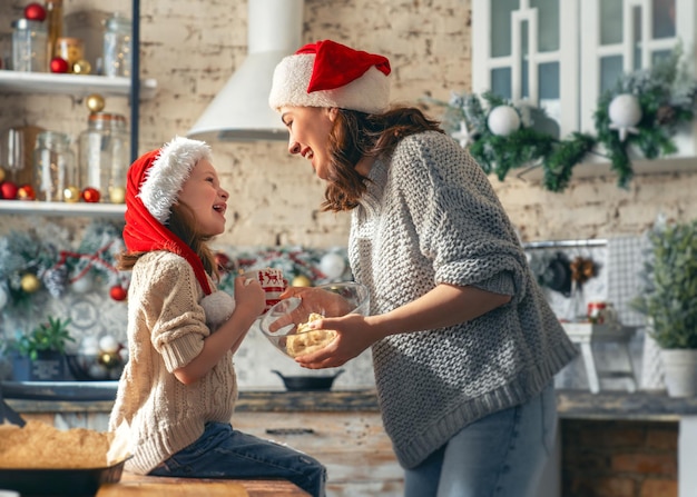 Cocinar galletas navideñas