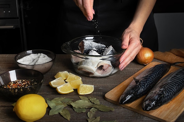 Cocinar pescado caballa en casa