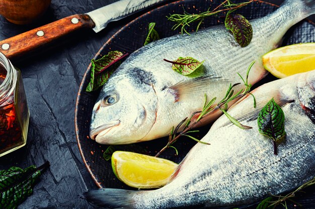 Cocinar pescado dorado