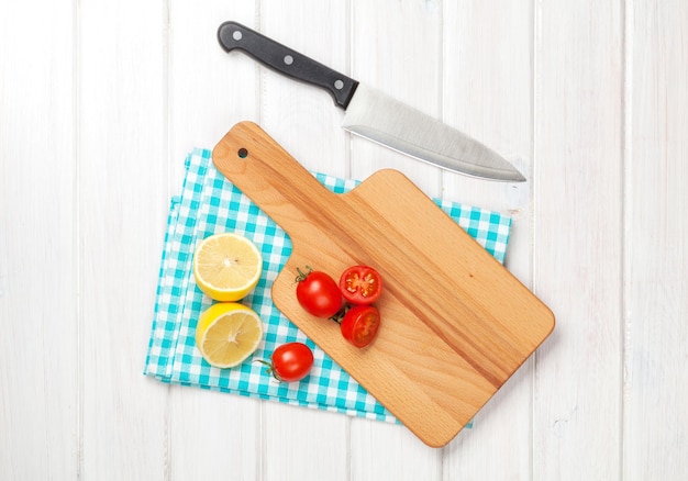 Cocinar con tomates y limones