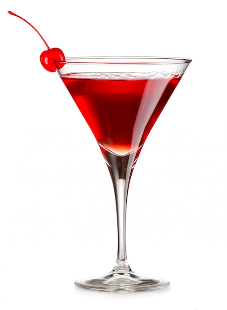 Foto cocktail cosmopolita com cereja isolado