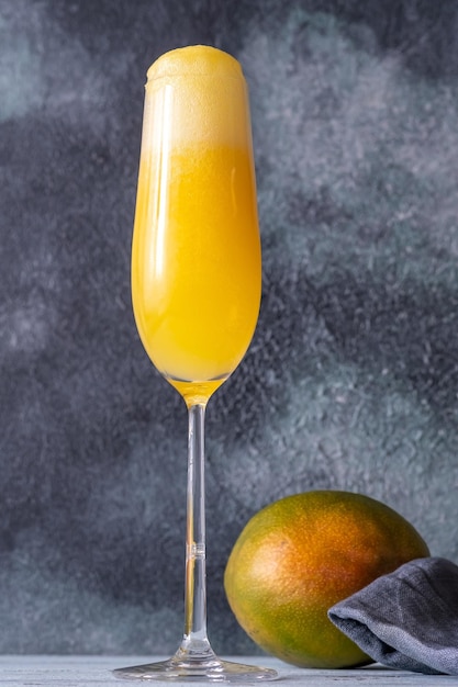 Cocktail de manga mimosa