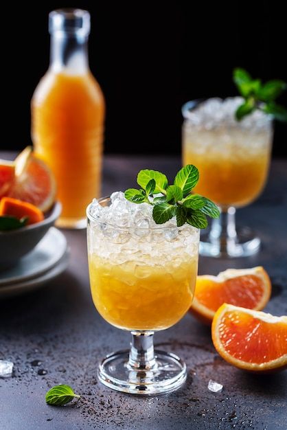 Cocktail mit Orangen