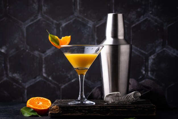 Cóctel martini o margarita de naranja