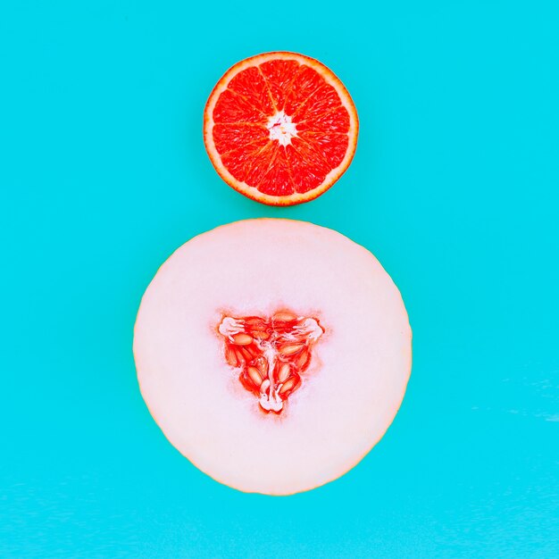 Cóctel de melón naranja. Ideas tropicales frescas. Arte creativo mínimo