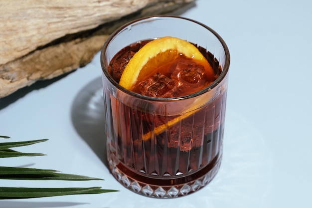 Cóctel de mezcal negroni