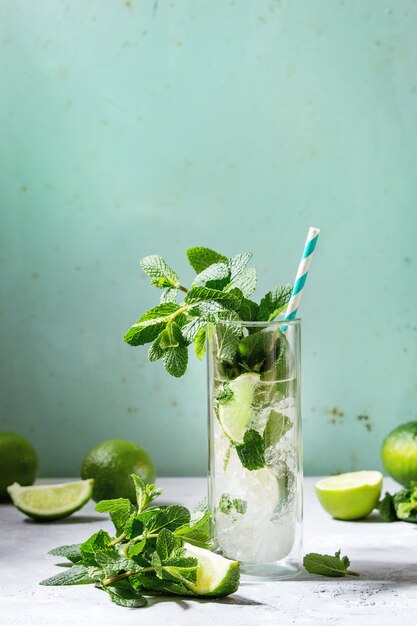 Cóctel de mojito clásico