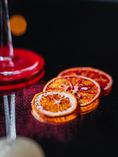 Foto cócteles de alcohol en un bar.