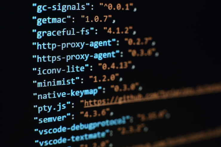Foto código de programación del desarrollador de software. código de script de computadora abstracto. enfoque selectivo