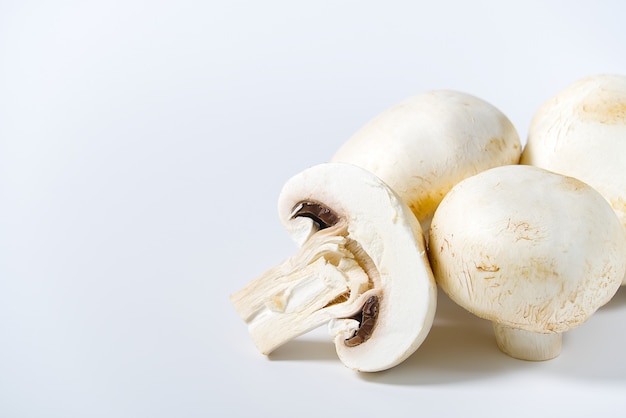 Cogumelos frescos champignon Close-up.