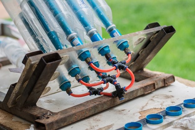 Cohete de botella de agua para estudiar ciencia.